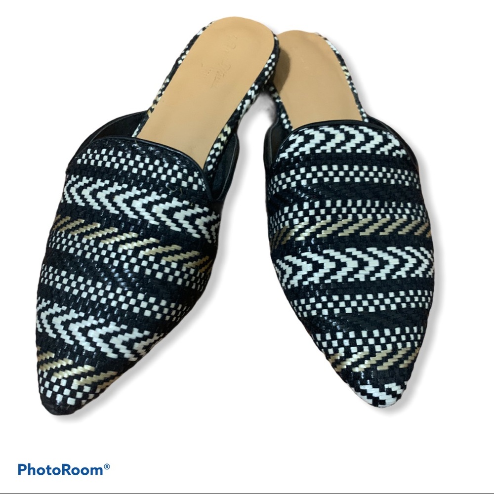 Universal Thread Slide On Flats Size 6 1/2 - image 1